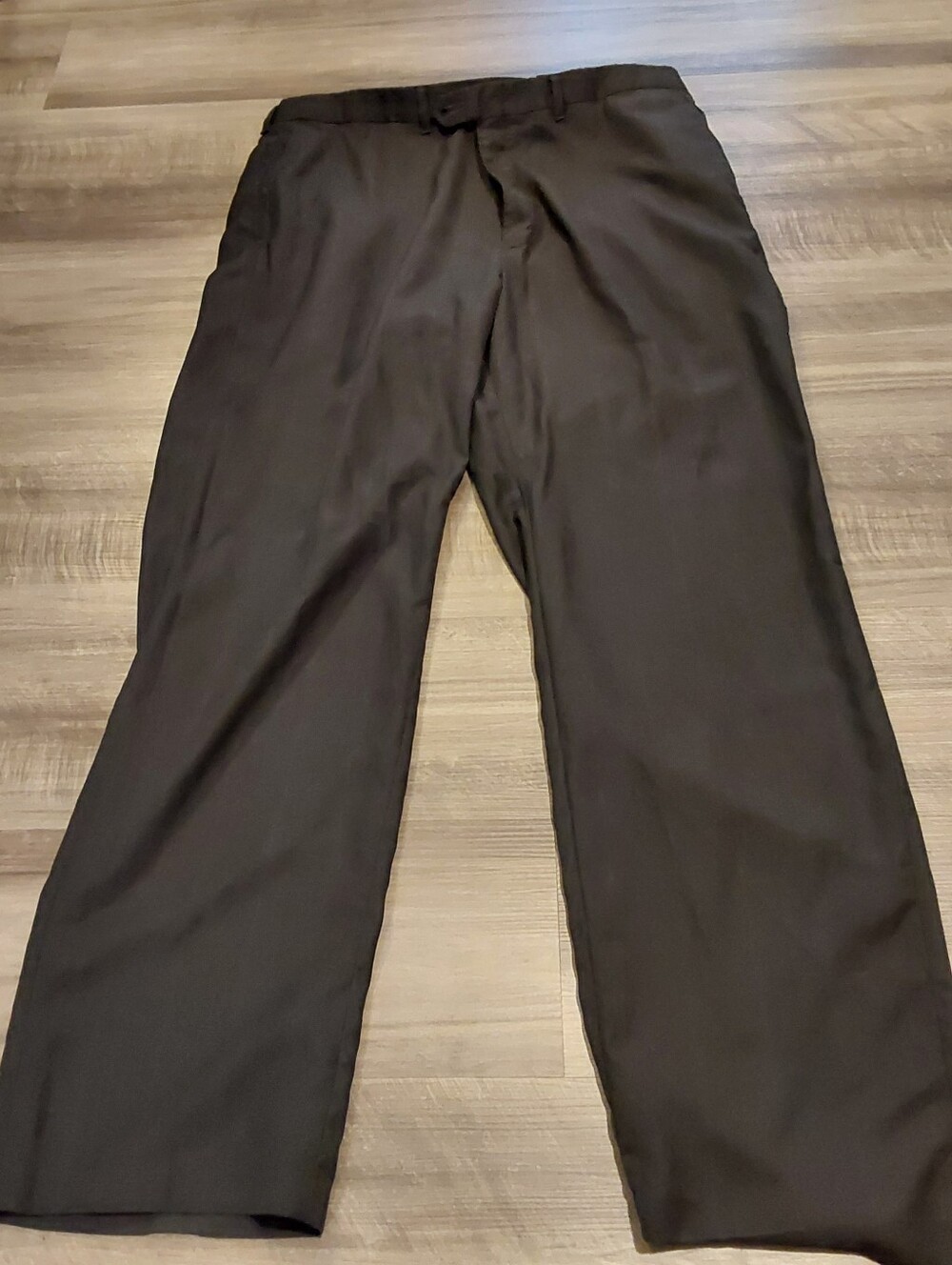 Haggar Men's Classic Grey Dress Pants - Comfortable Everyday Trousers 40x32